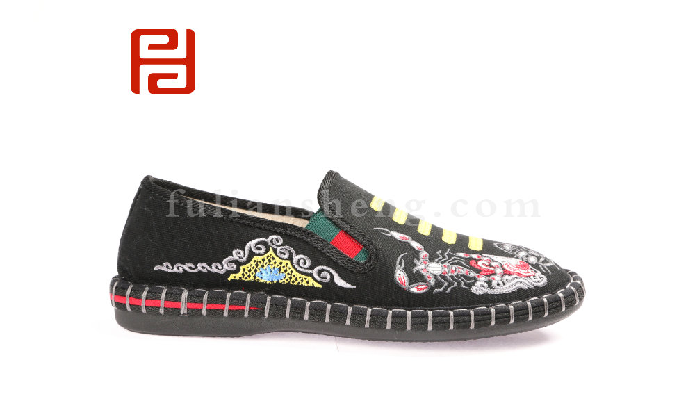 福連升刺繡中國(guó)風(fēng)臉譜男鞋老北京布鞋社會(huì)軟底鞋圖片