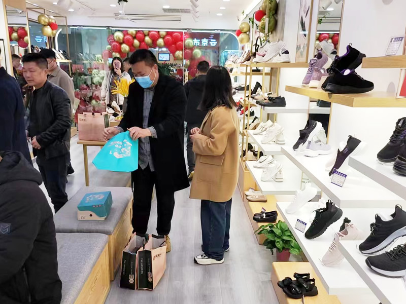 實體鞋店的鞋子利潤多大才賺錢？