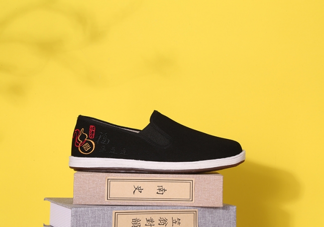 老北京布鞋市場(chǎng)前景如何?我們先看看這雙鞋