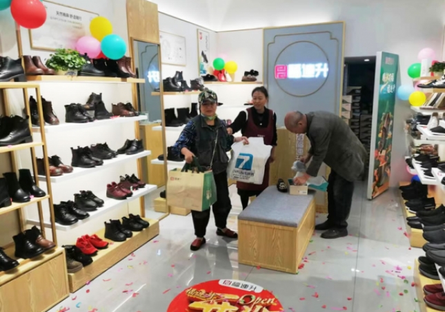 揭秘鞋服業(yè)擴(kuò)張戰(zhàn)略：成功店主如何精準(zhǔn)把握時(shí)機(jī)，再開(kāi)新店？